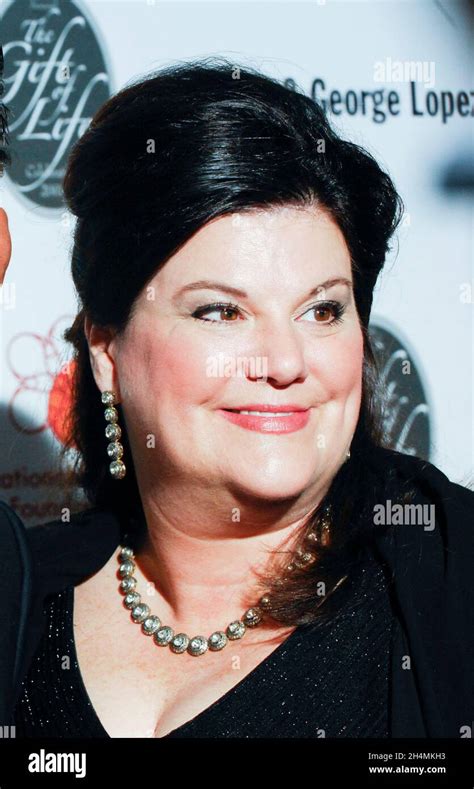 Anne Lopez .